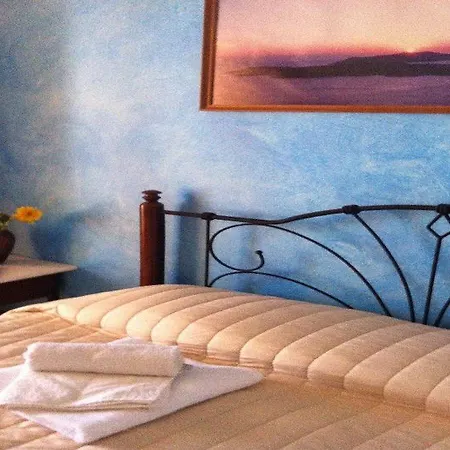 Emmanouela & Lejlighedshotel Karterádos