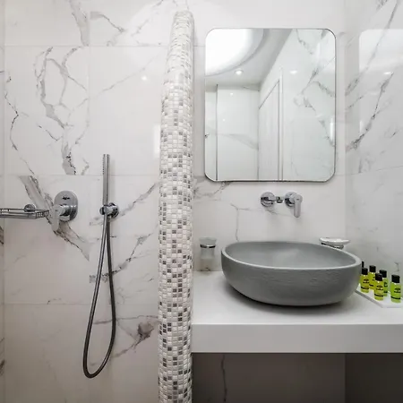 伊玛驽拉一室公寓和别墅 3*