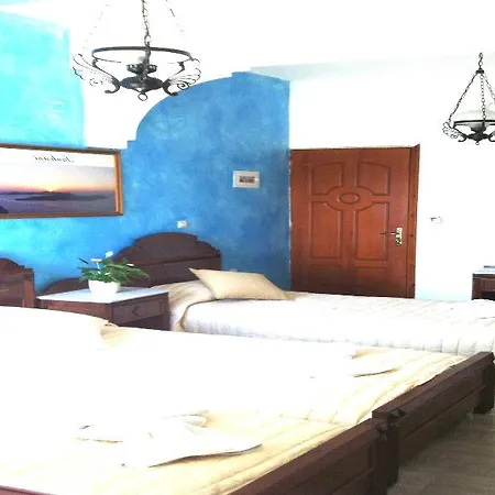 Emmanouela & 2*