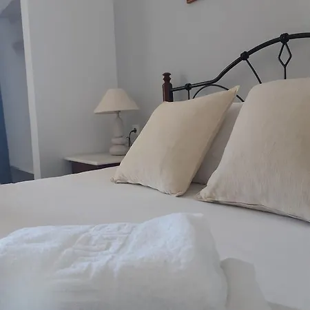 Apartmanhotel Emmanouela & 3*